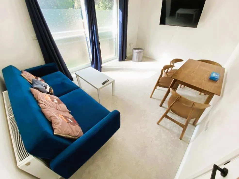 Modern Peaceful Flat In Town Apartment Bournemouth